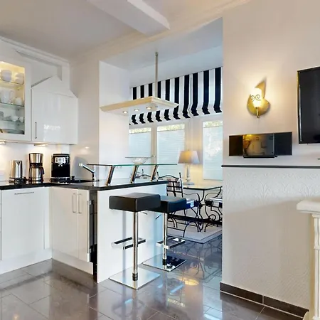 Strandnahe Jugendglueck 05 In Id 505 * Binz